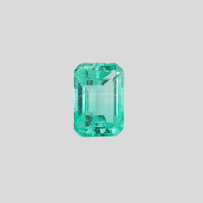 Emeraude de Colombie naturelle 0.93 carat, vue de face