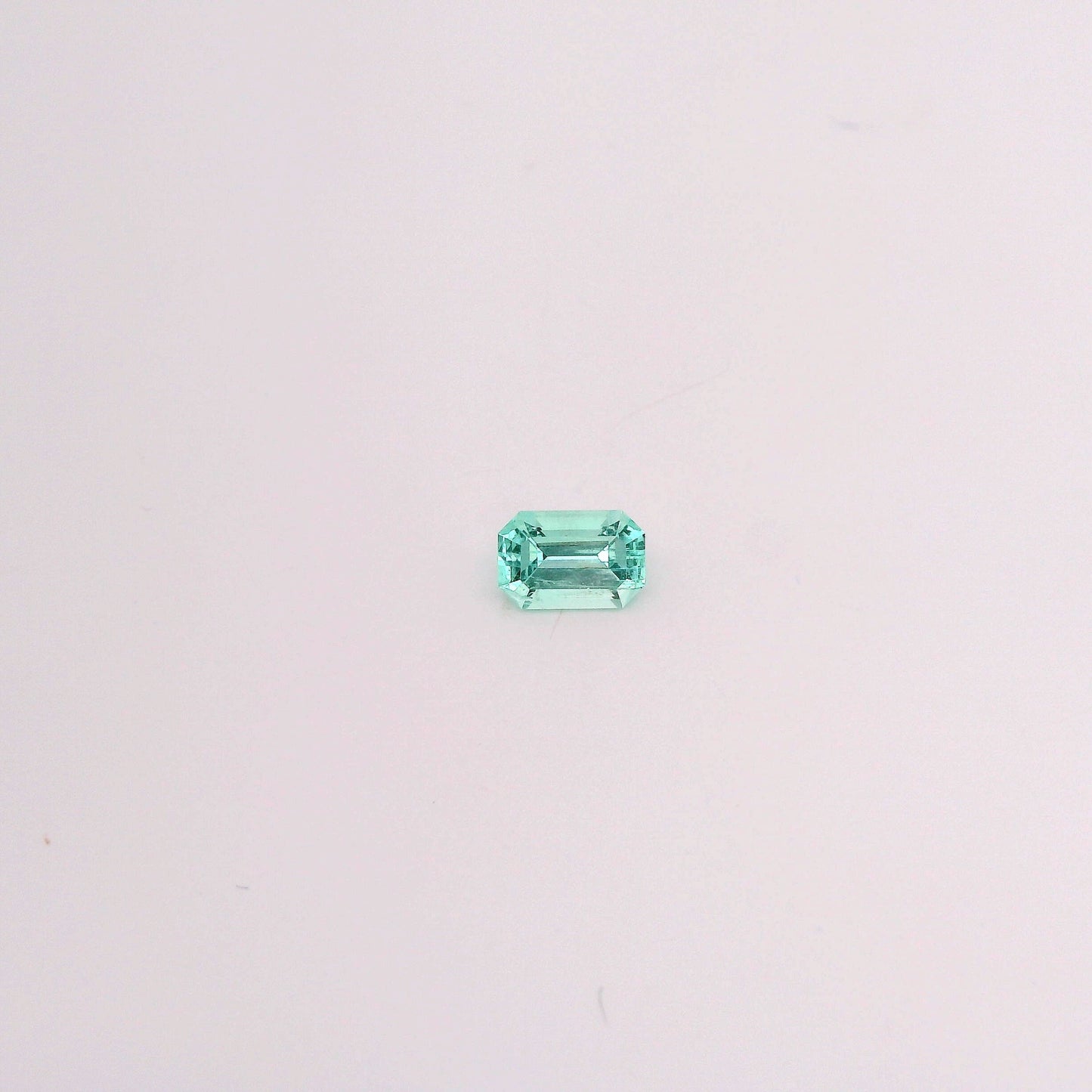 Émeraude Russie 5.8 x 3.9 mm - 0.48 carat