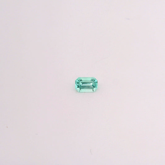 Émeraude Russie 5.8 x 3.9 mm - 0.48 carat
