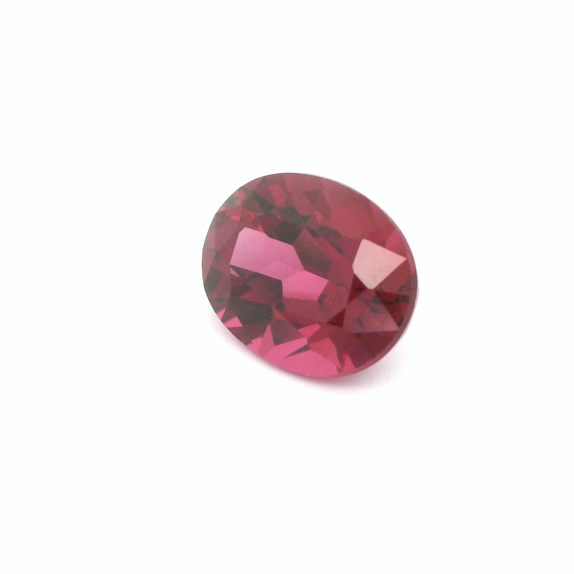 vue de profil grenat rhodolite taille ovale