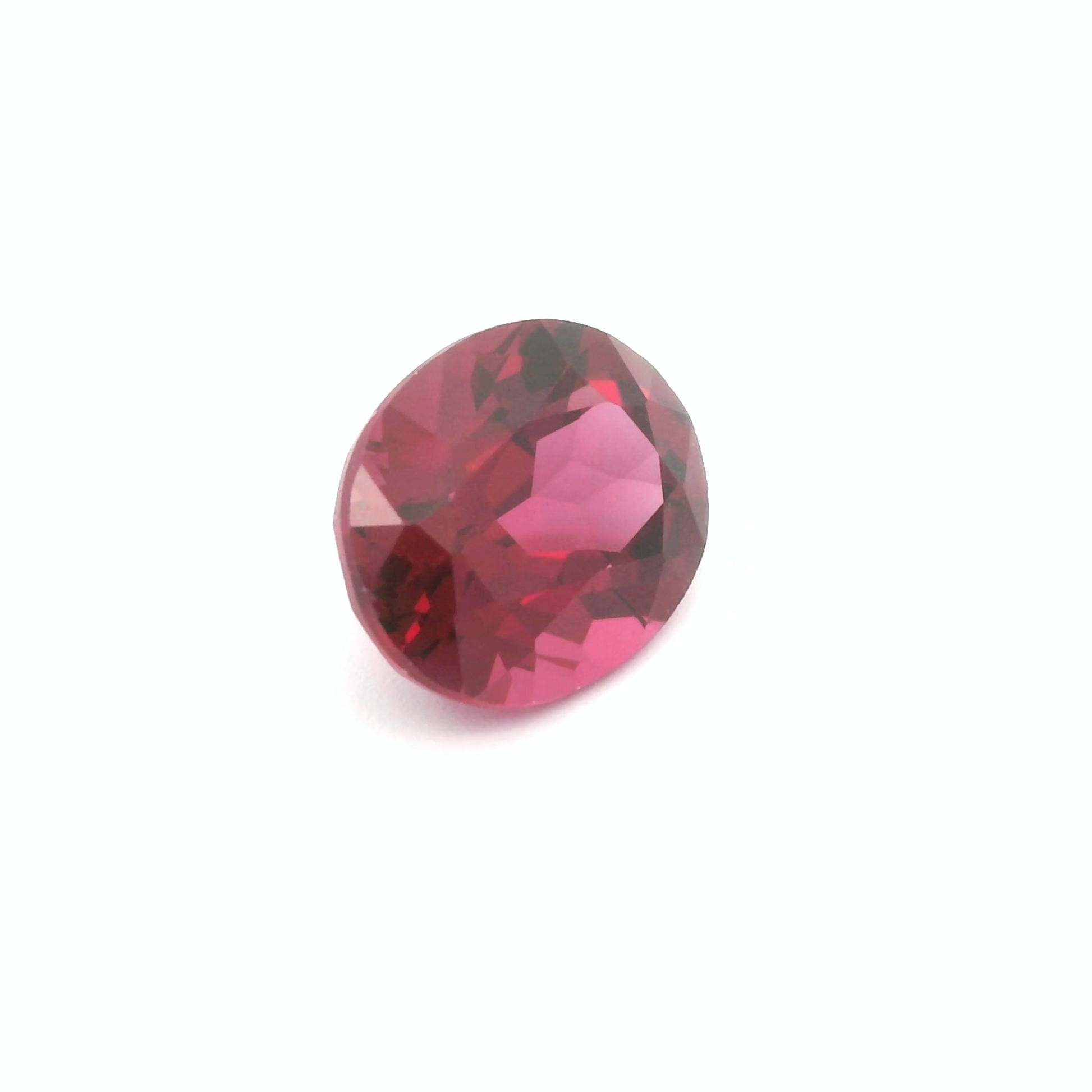 une autre vue de profil grenat rhodolite taille oavle