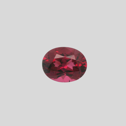vue  de face grenat rhodolite maalwi ovale3.68 carats, pierreries gemmes france