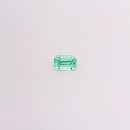 Émeraude Russie 5.8 x 3.9 mm - 0.48 carat