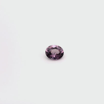 Grenat à Changement de couleur 5.5 x 4.6 mm - 0.59 carat