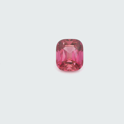Découvrez la vidéo de la Tourmaline rose 2.86ct — une pierre précieuse soigneusement sélectionnée par notre gemmologue FGA. Livraison sécurisée et certificat inclus.