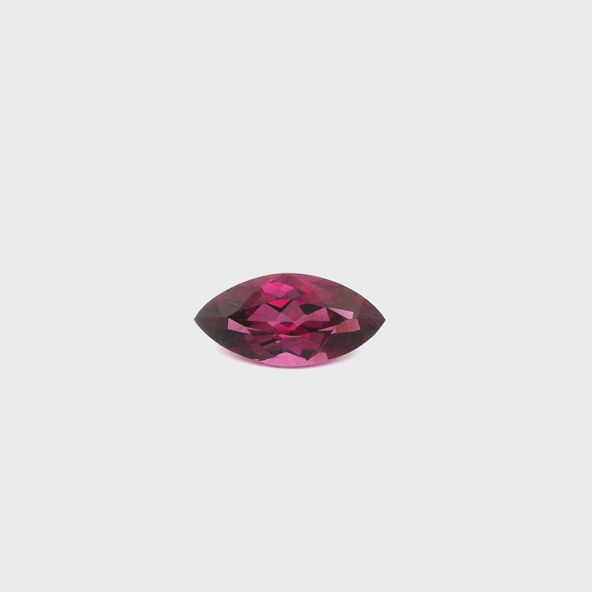 video de grenat rose rouge taille navette 1-49 carat, pierreries gemmes france