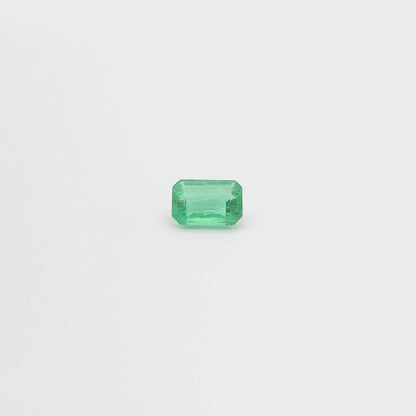 vidéo d'une émeraude verte de Zambie