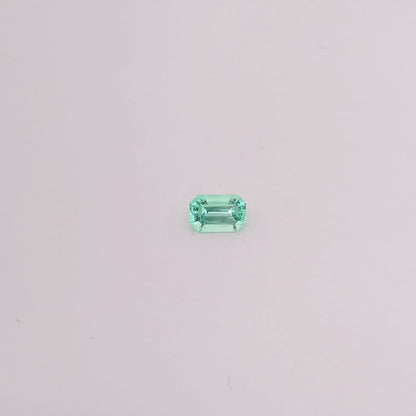 Émeraude Russie 5.8 x 3.9 mm - 0.48 carat