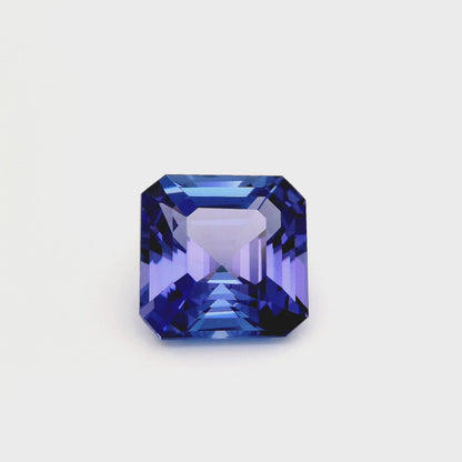 Video Tanzanite 6,70 cts, forme asscher, couleur violet-bleu, vue globale