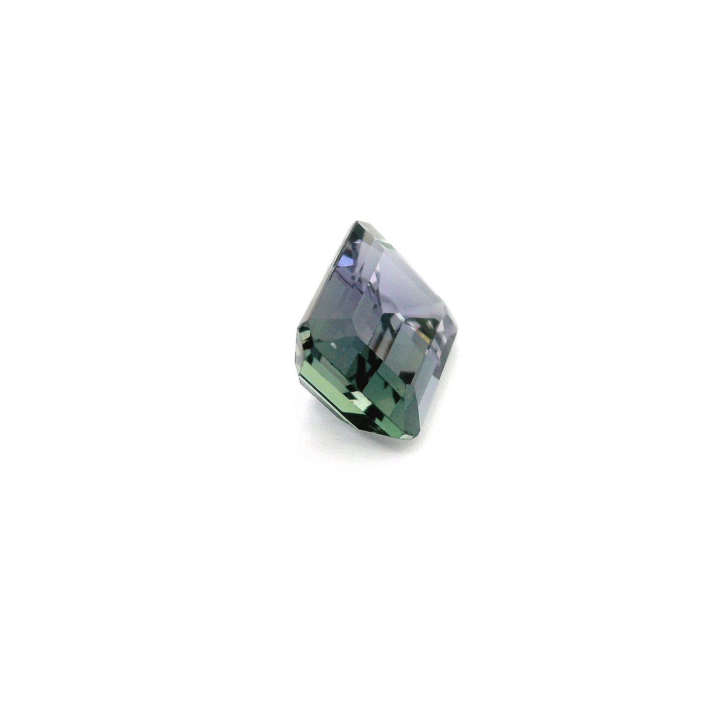 Tanzanite non chauffée 2,27 cts, forme octogone, couleur vert-bleu-violet, vue profil