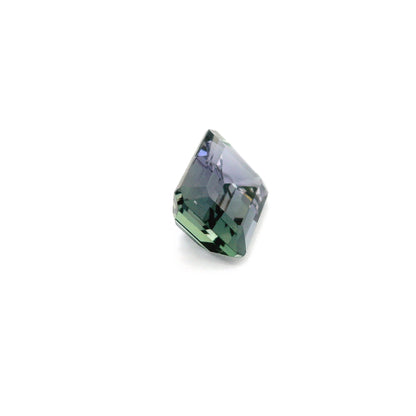 Tanzanite non chauffée 2,27 cts, forme octogone, couleur vert-bleu-violet, vue profil