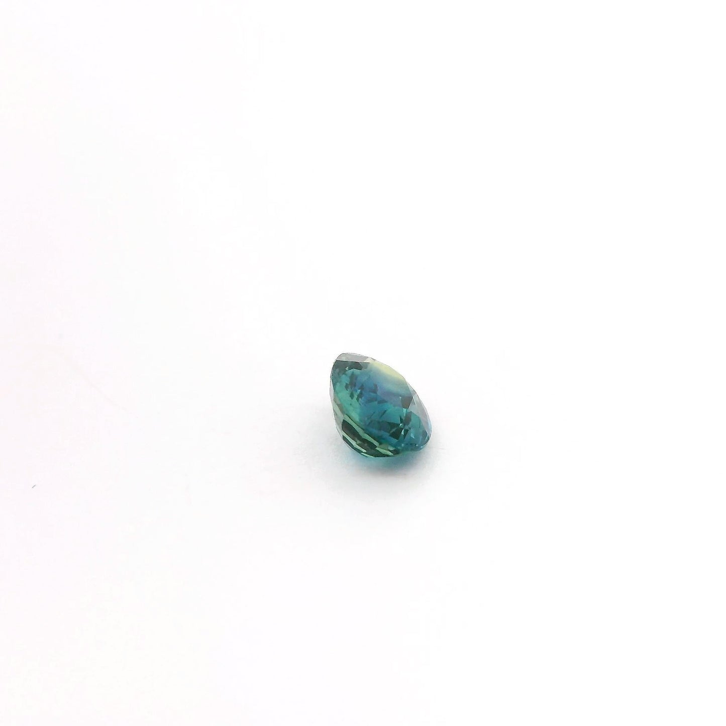 Saphir Teal 0.53 carat - 5.72 x 4.37 mm