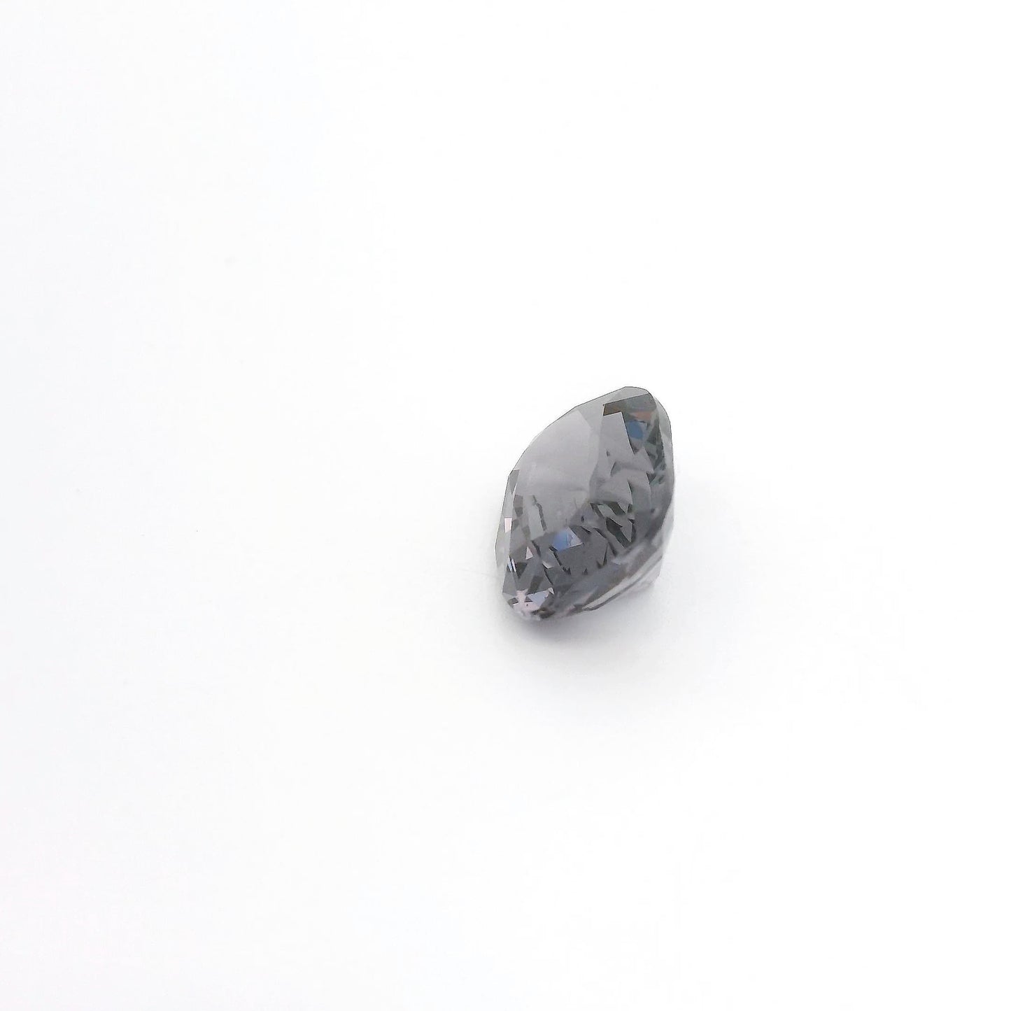 Spinelle Gris 2.60 carats