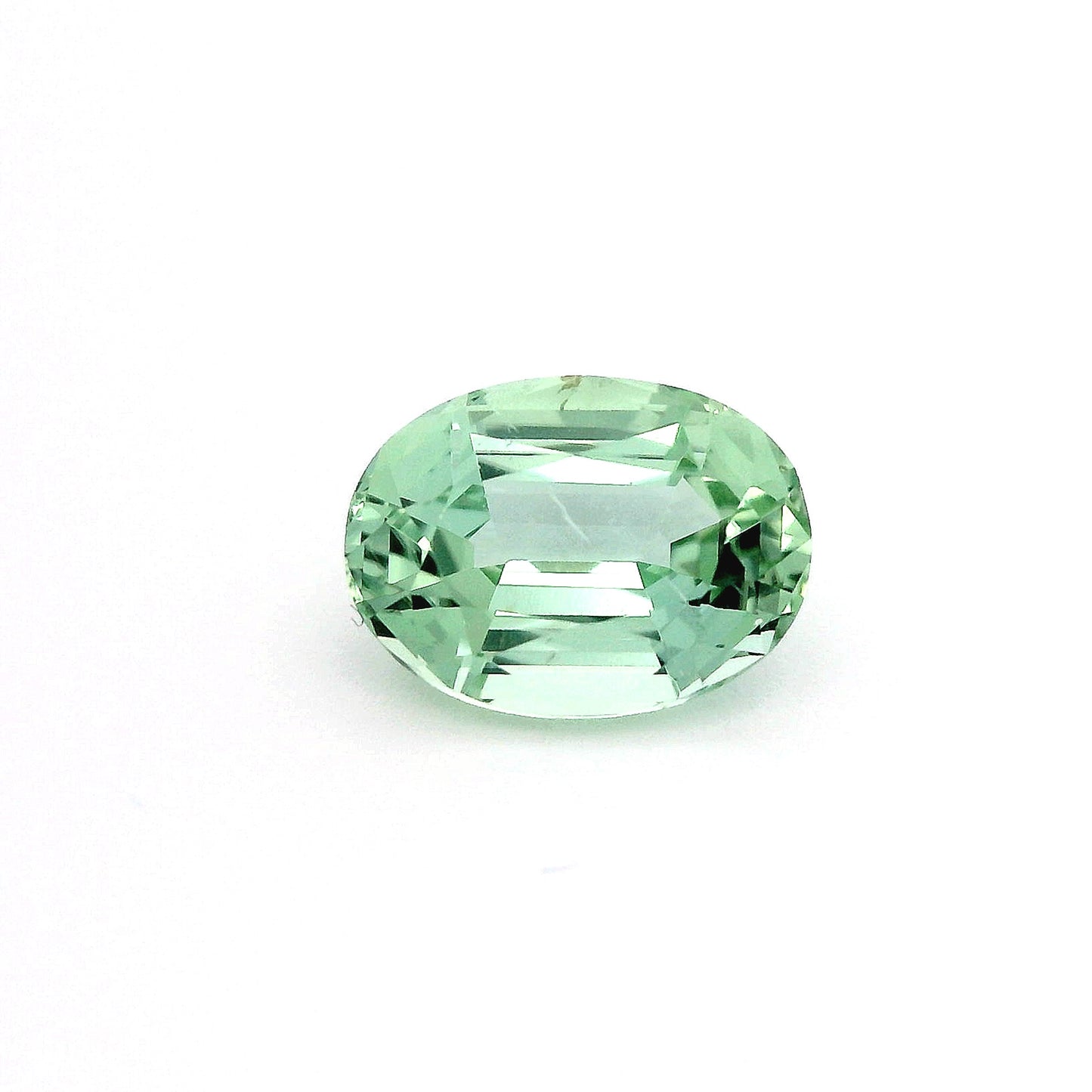 Tourmaline mint 1,60 ct, forme ovale, couleur menthe
